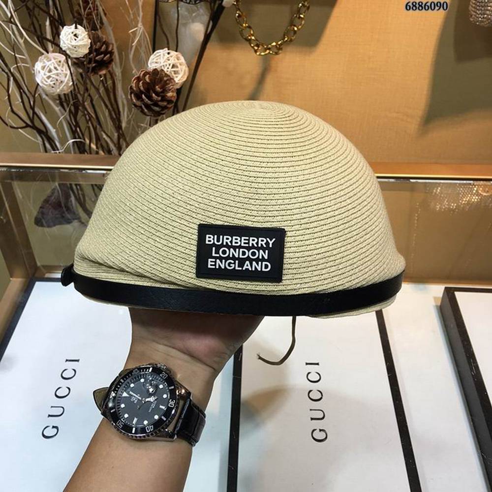 Bv*b*rry Hat